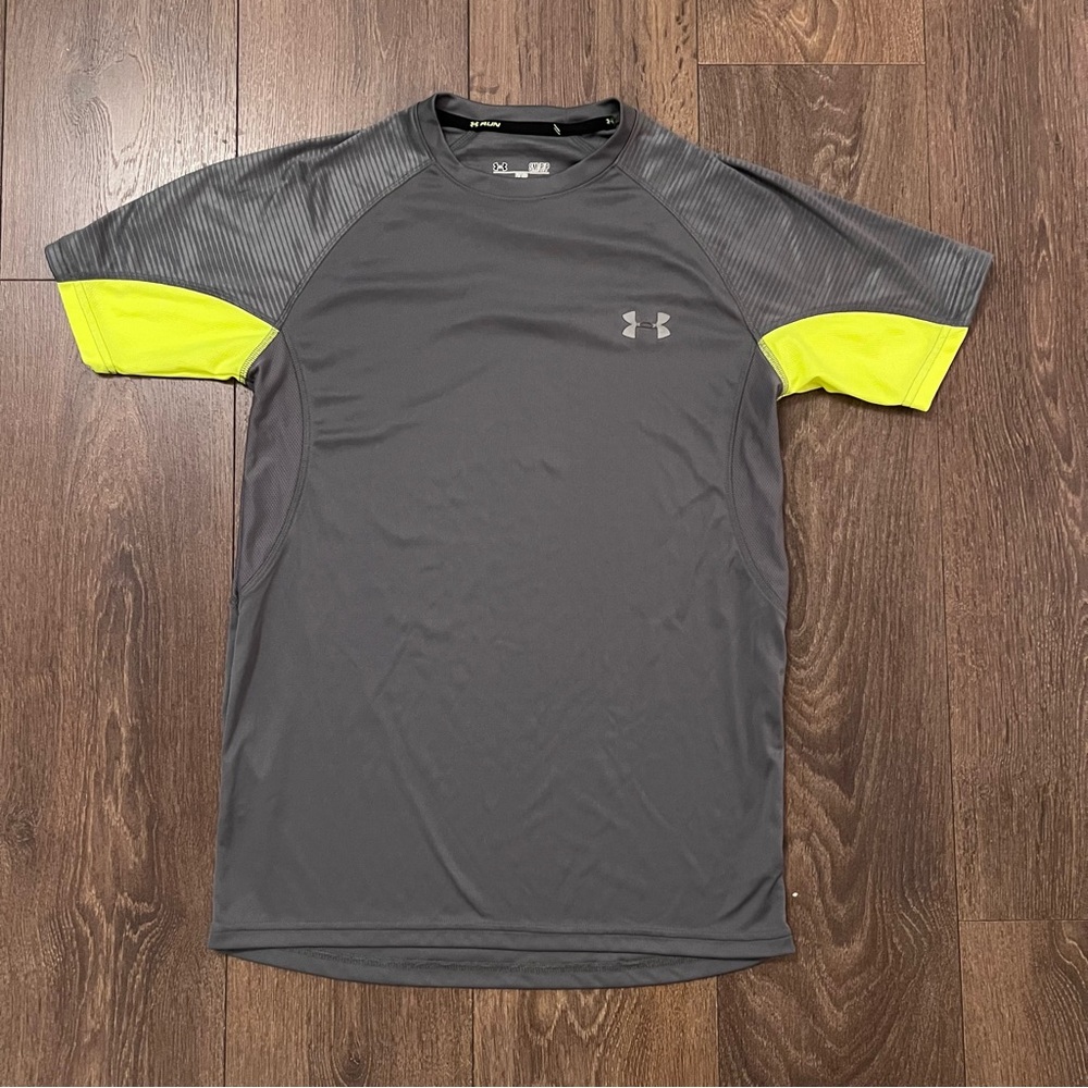 Under Armour performance Tee size S/M